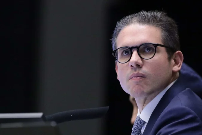 Governo dobra a aposta e vai ao Supremo pelo IOF