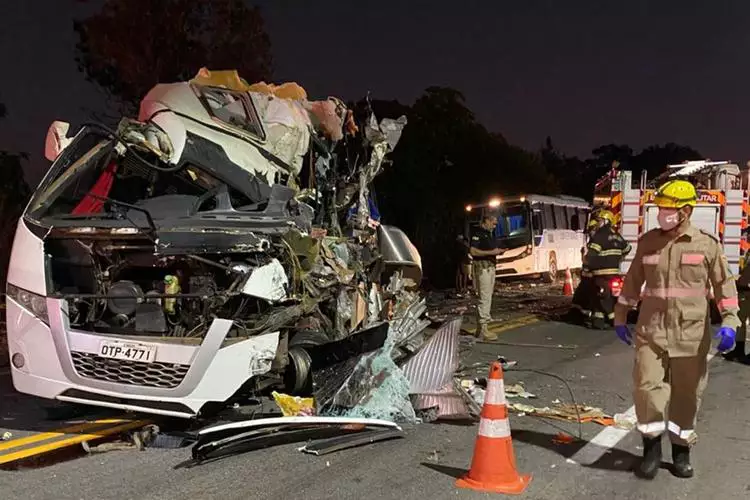 Acidente com ônibus de estudantes da UFPA deixa 5 mortos em Goiás