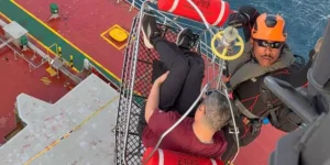Chinês com suspeita de apendicite é resgatado de navio